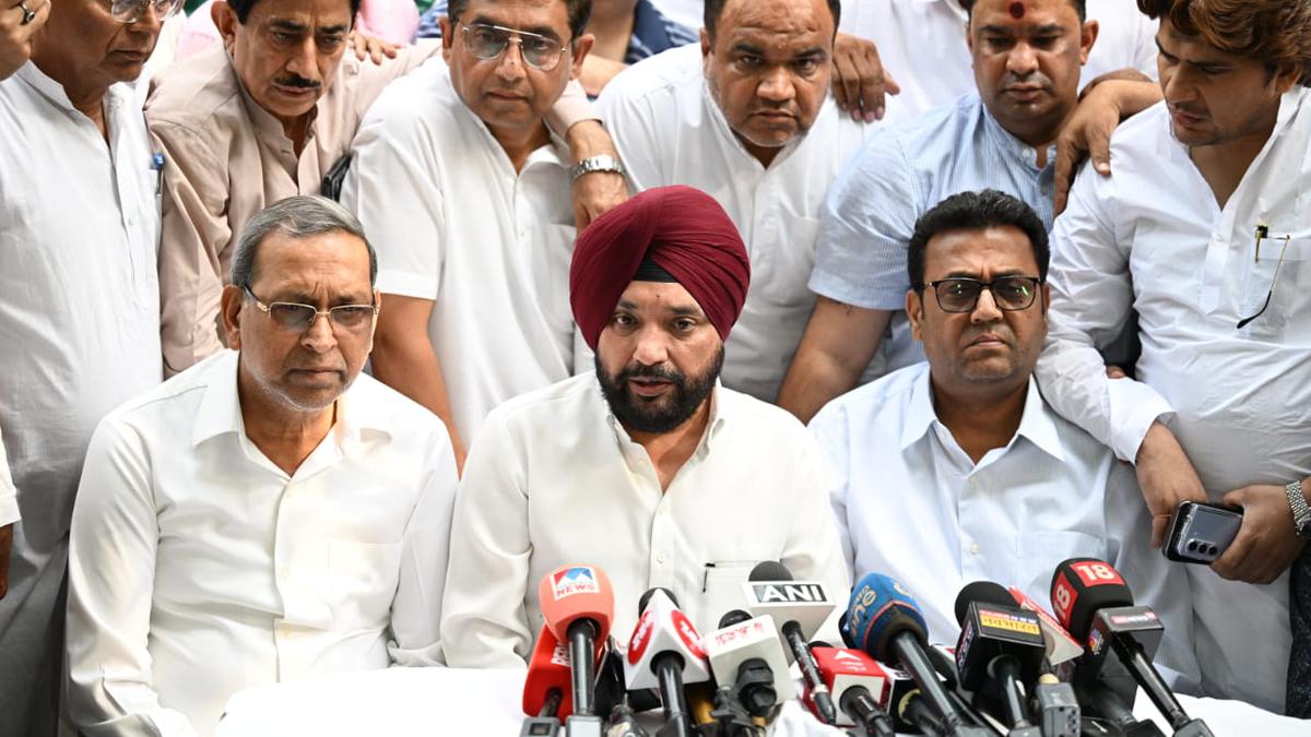 Delhi Congress Chief Arvinder Singh Lovely Resigns Says He Was Against Partnership With Aap